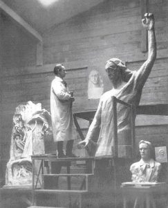 Steiner esculpiendo su Representante de la Humanidad, 1913